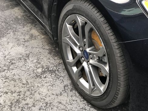 Used 2020 Ford Fusion SEL image 2