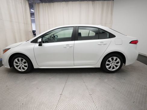 Used 2025 Toyota Corolla LE FWD image 23
