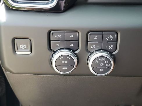 Used 2024 GMC Sierra 1500 Denali w/ Denali Reserve Package AWD/4WD image 27