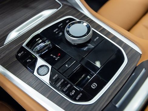 Certified 2024 BMW X6 xDrive40i w/ Executive Package image 19