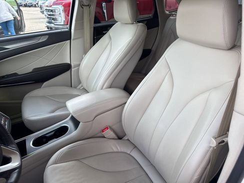 Used 2019 Lincoln MKC Premiere image 20