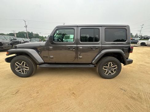 New 2026 Jeep Wrangler Unlimited Sahara AWD/4WD image 2