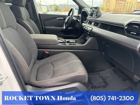 Used 2024 Honda Pilot Sport image 13