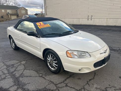 Used 2002 Chrysler Sebring Limited image 4