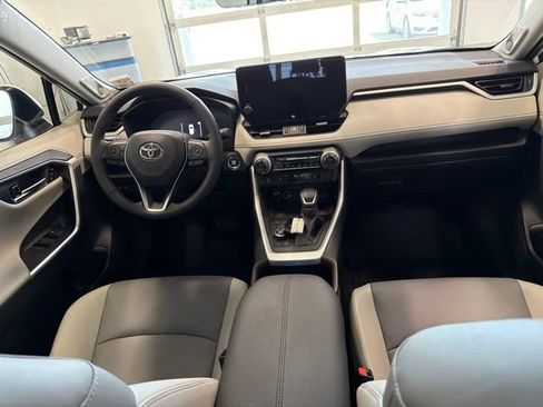 Used 2025 Toyota RAV4 Limited w/ Weather Package AWD/4WD image 19