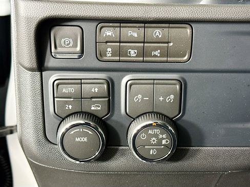 New 2026 Chevrolet Suburban LT w/ Comfort Package image 10