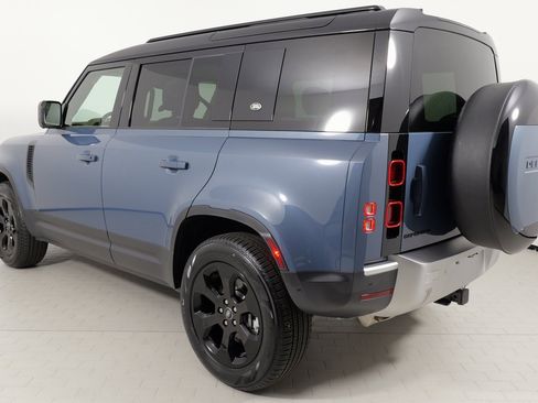 Used 2024 Land Rover Defender 110 S image 36