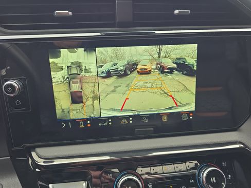 Used 2024 GMC Sierra 1500 AT4 w/ Technology Package image 27