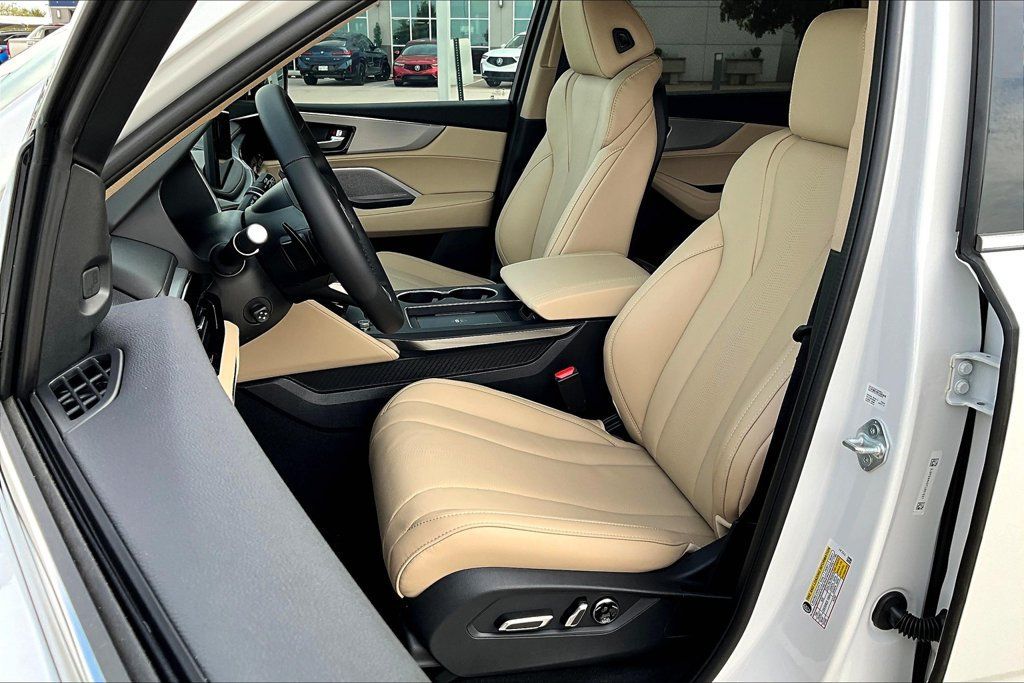 Certified 2026 Acura MDX w/ Technology Package FWD image 9