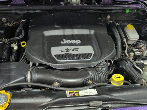 Used 2016 Jeep Wrangler Sahara w/ Dual Top Group AWD/4WD image 22