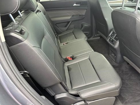Used 2023 Volkswagen Atlas SEL AWD/4WD image 11