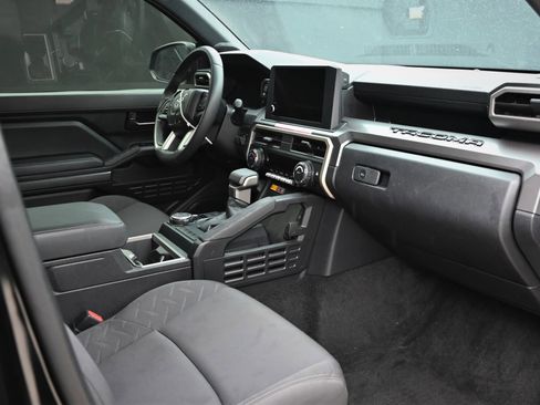 Used 2024 Toyota Tacoma SR5 w/ SR5 Upgrade Package image 11