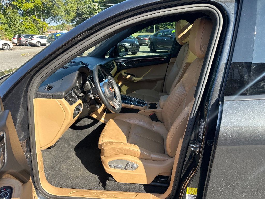 Used 2018 Porsche Macan AWD/4WD image 11