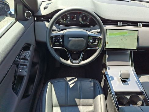 Used 2026 Land Rover Range Rover Evoque S AWD/4WD image 4