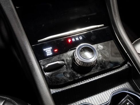 Used 2024 Jeep Grand Cherokee L Limited w/ Black Appearance Package image 17