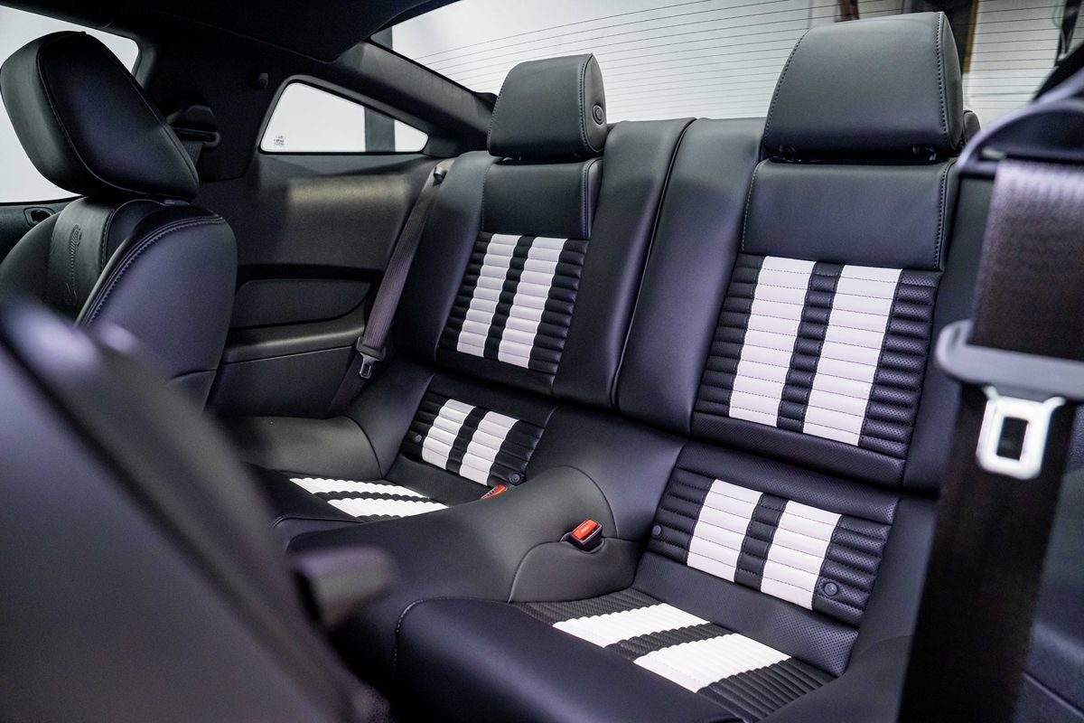 Used 2012 Ford Mustang Shelby GT500 RWD image 23