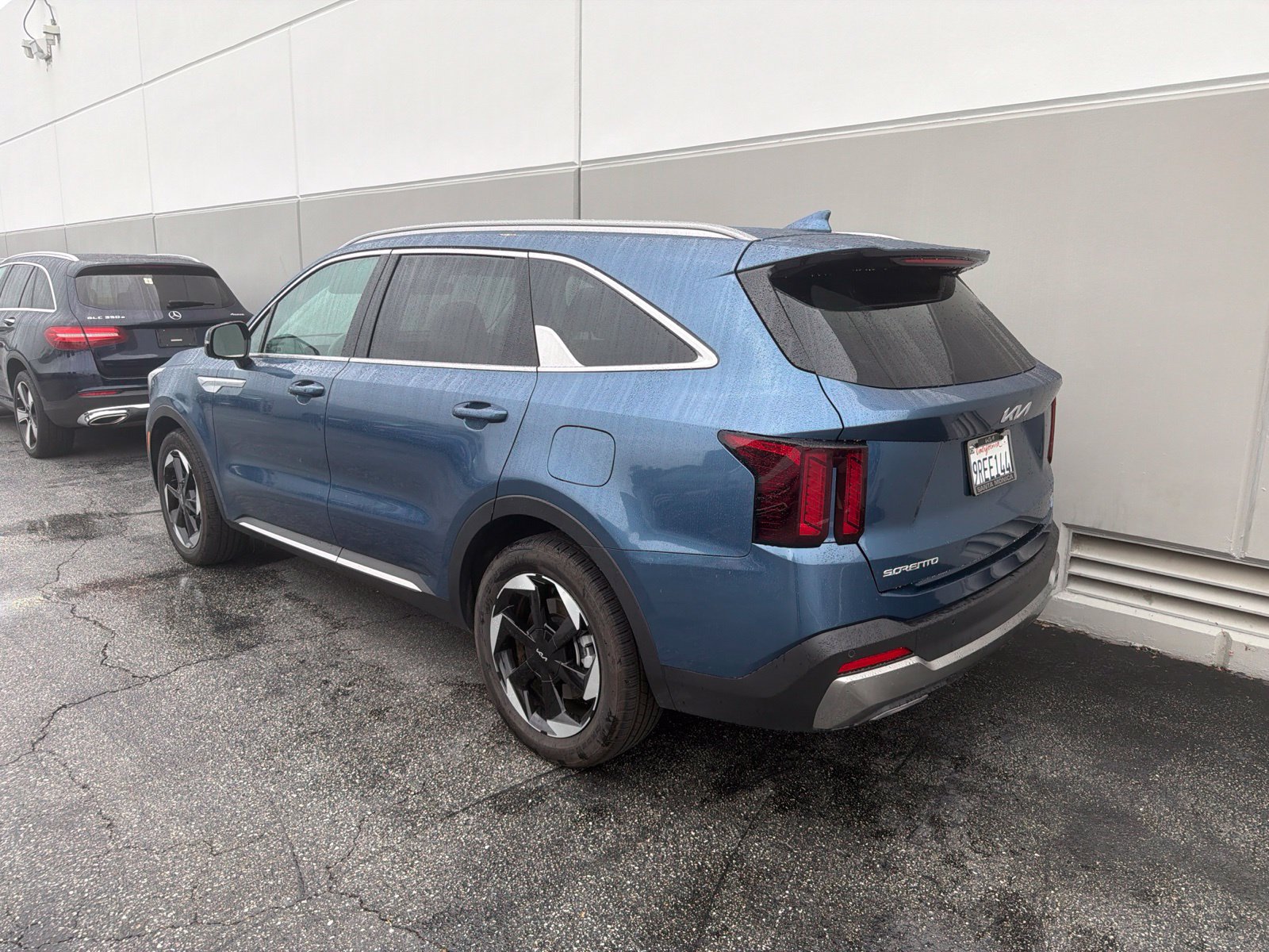 Used 2025 Kia Sorento EX AWD/4WD image 3