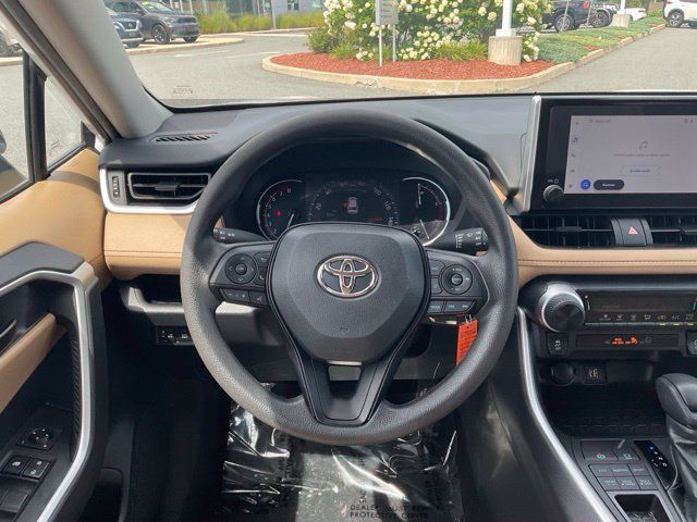Used 2023 Toyota RAV4 LE AWD/4WD image 16