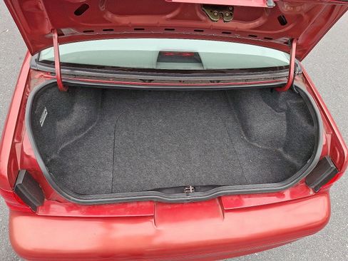 Used 1997 Ford Thunderbird LX image 38