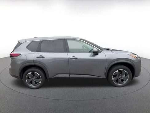 Used 2025 Nissan Rogue SV FWD image 16