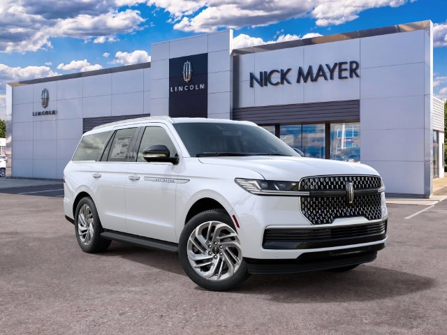 New 2027 Lincoln Navigator Premiere AWD/4WD image 4