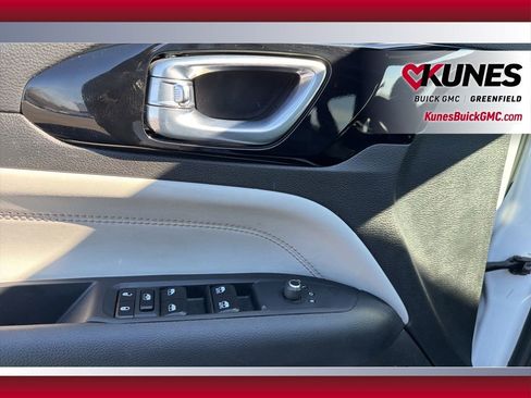 Used 2025 Jeep Compass Limited image 18