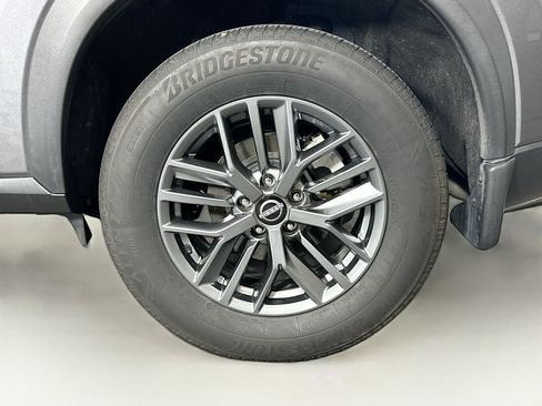 Used 2023 Nissan Rogue S FWD image 11