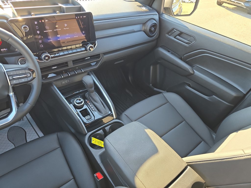 Used 2025 Chevrolet Colorado Trail Boss AWD/4WD image 29