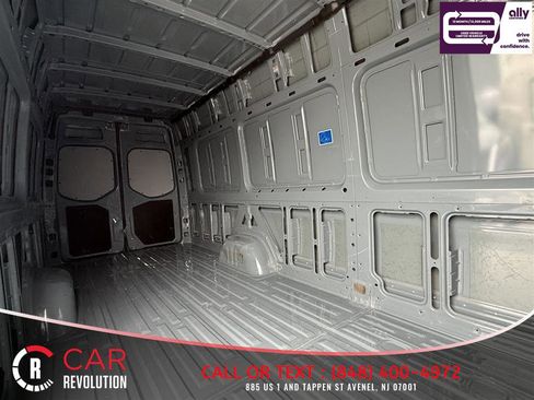 Used 2024 Mercedes-Benz Sprinter 2500 image 10