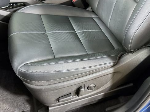 Used 2025 Kia Telluride EX w/ EX Captain's Chair Package FWD image 25