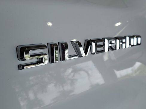 Used 2023 Chevrolet Silverado 1500 LTZ RWD image 5