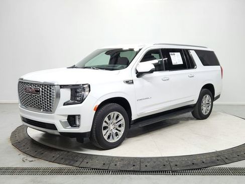 Used 2024 GMC Yukon XL Denali RWD image 3
