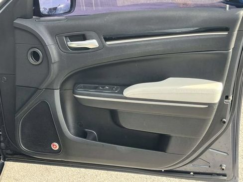 Used 2017 Chrysler 300 S w/ 300S Premium Group RWD image 26