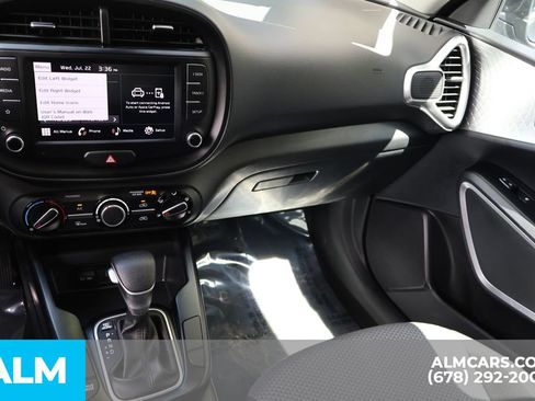 Used 2025 Kia Soul LX w/ LX Technology Package FWD image 36