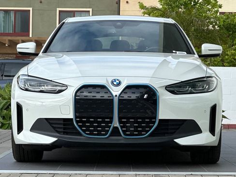 Used 2023 BMW i4 eDrive35 w/ Premium Package RWD image 8