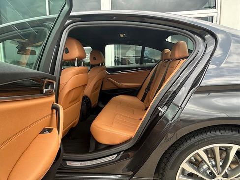 Certified 2022 BMW 530i xDrive 530i xDrive Sedan w/ Convenience Package image 25