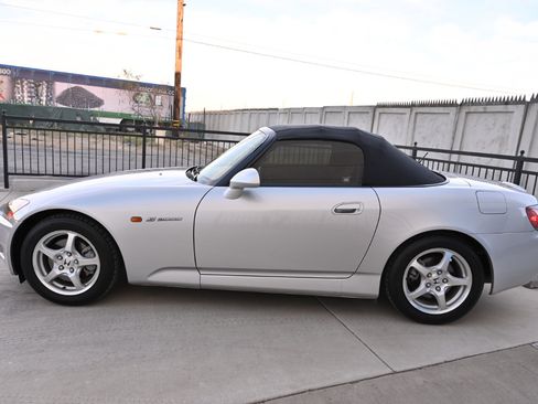 Used 2003 Honda S2000 image 4