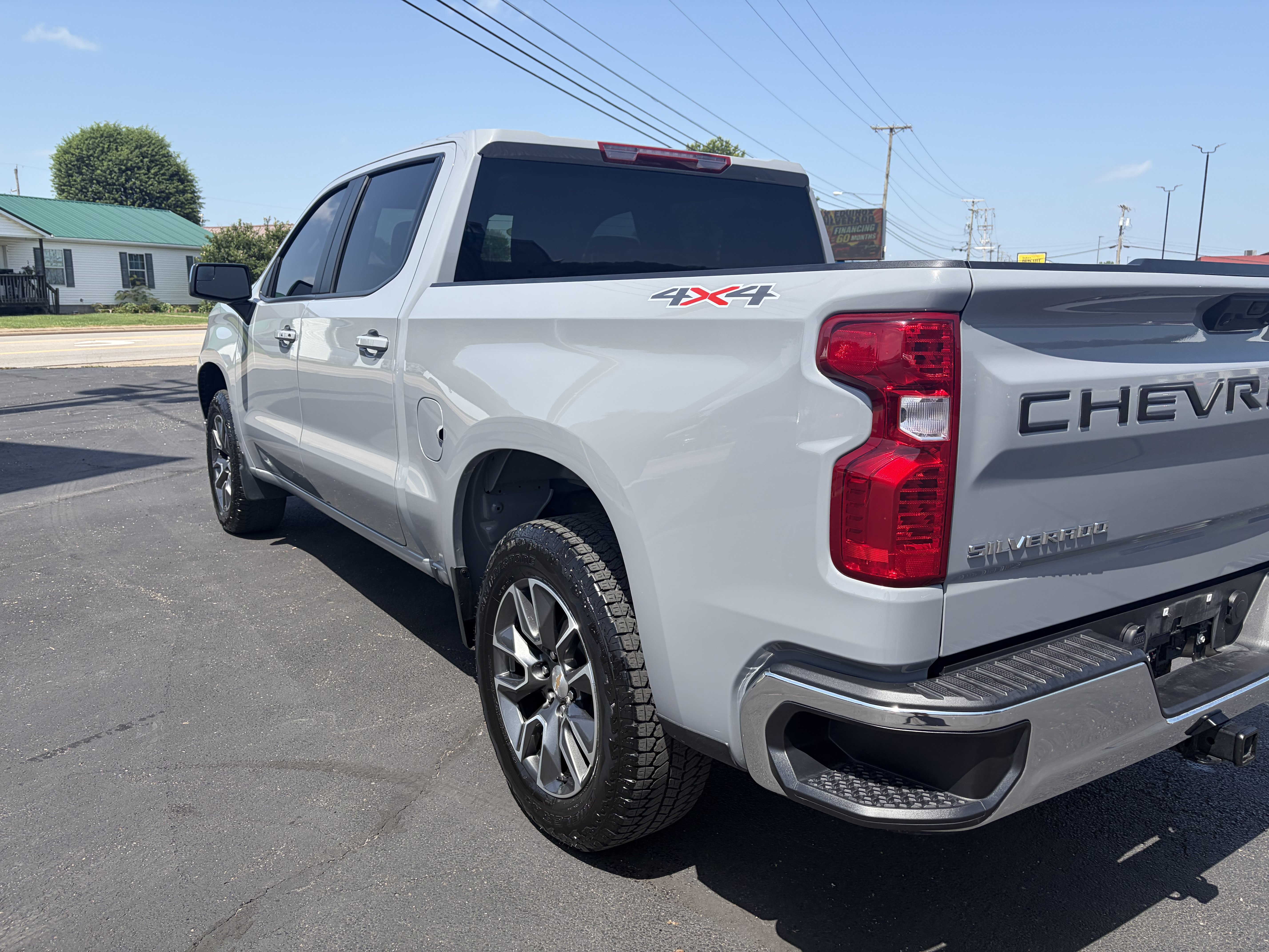 Used 2024 Chevrolet Silverado 1500 LT AWD/4WD image 3