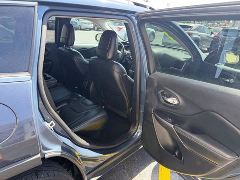 Used 2020 Jeep Cherokee Limited AWD/4WD image 8