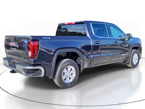 New 2025 GMC Sierra 1500 SLE image 4