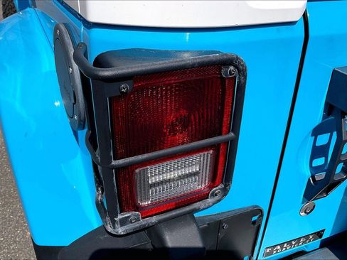 Used 2017 Jeep Wrangler Unlimited Sahara w/ Quick Order Package 24E Chief image 26