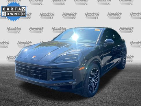 Used 2024 Porsche Cayenne Coupe AWD/4WD image 5