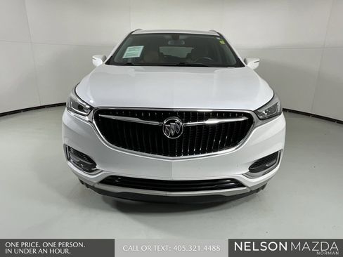 Used 2019 Buick Enclave Essence image 2