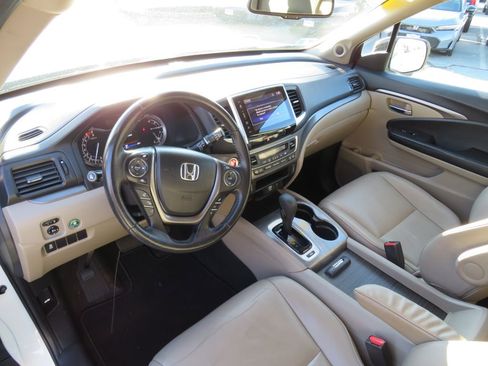 Used 2017 Honda Pilot EX-L image 10