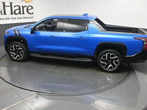 Used 2025 Chevrolet Silverado EV RST w/ LPO, Dark Package RST AWD/4WD image 40