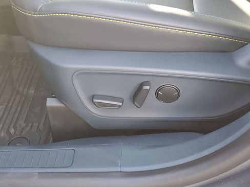 New 2025 Ford Maverick Lobo image 9