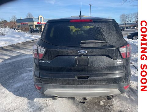 Used 2017 Ford Escape SE image 5