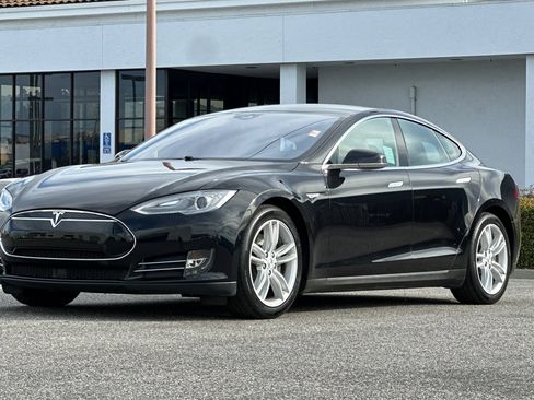 Used 2015 Tesla Model S 70D image 9