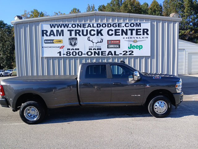 Used 2024 RAM 3500 Laramie w/ Bed Utility Group AWD/4WD image 2