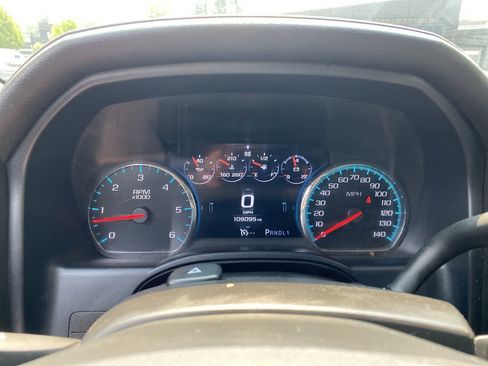 Used 2017 GMC Sierra 2500 Denali w/ Suspension Package, Off-Road AWD/4WD image 26